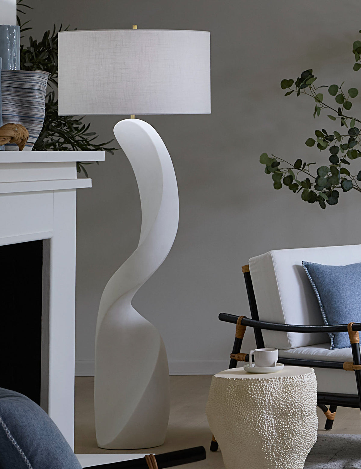 Riella Floor Lamp - Living Room Floor Lamp for Living Rooms Light in a room