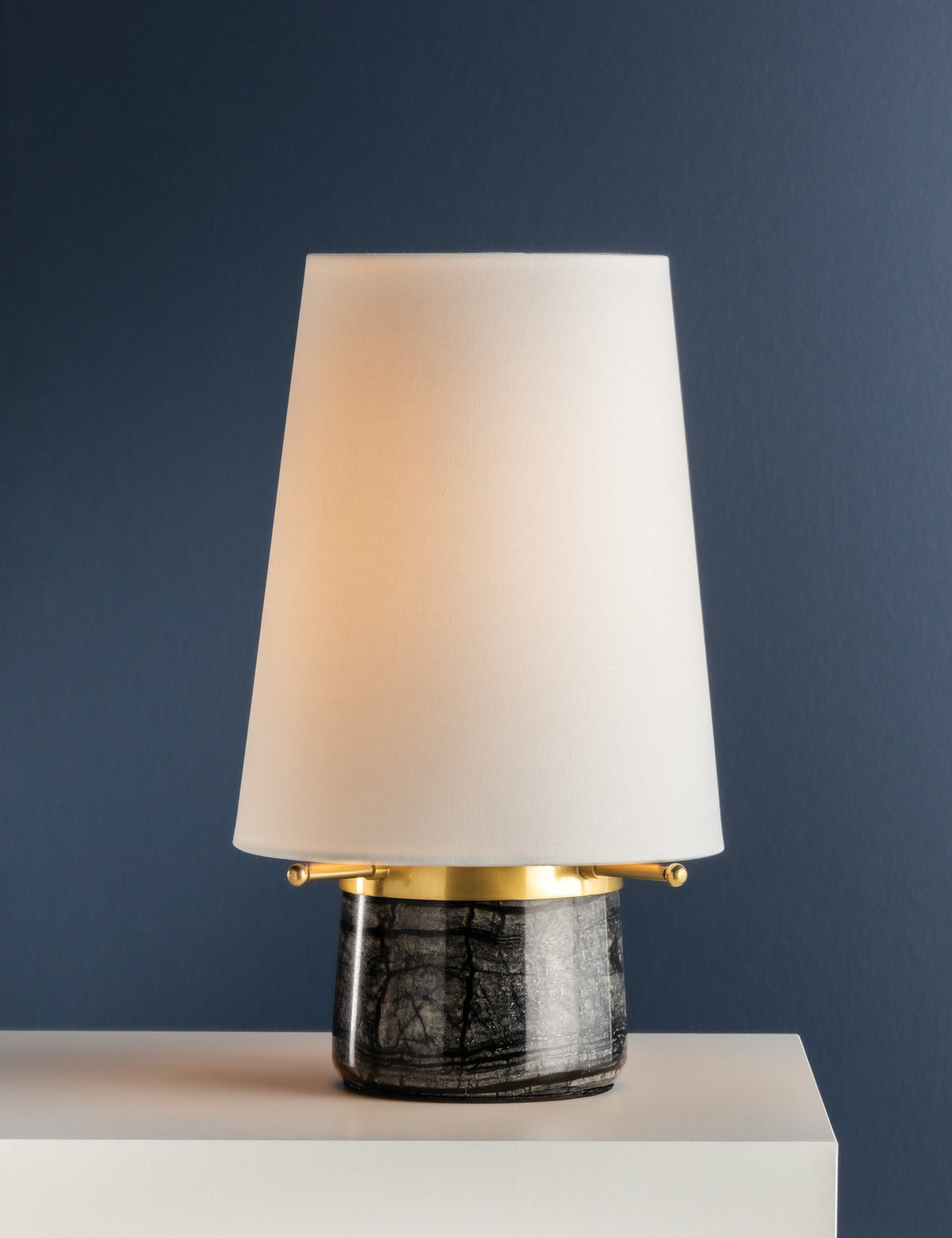 Noia Cordless Table Lamp - Cordless Rechargeable Lamp Portable Light in a room