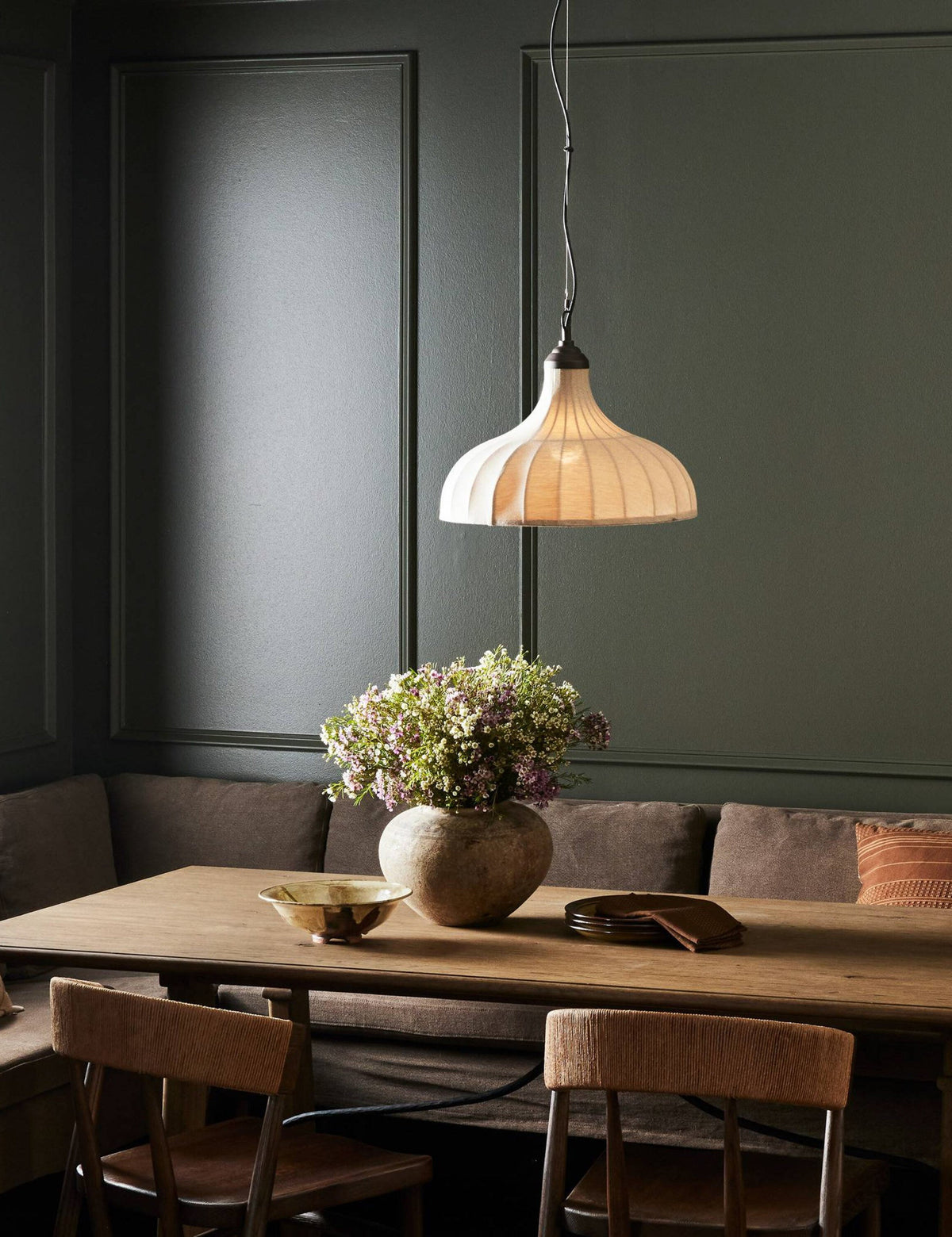 Maisano Pendant Light - Modern Ceiling Pendant Light for Dining Rooms in a room
