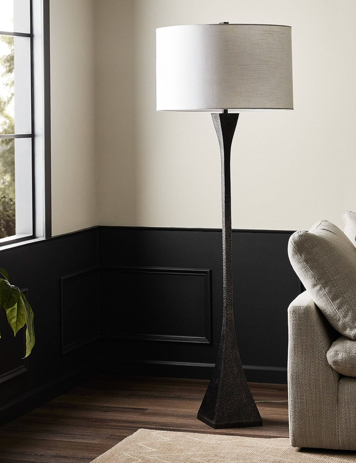 Dami Floor Lamp - Living Room Floor Lamp for Living Rooms Light in a room