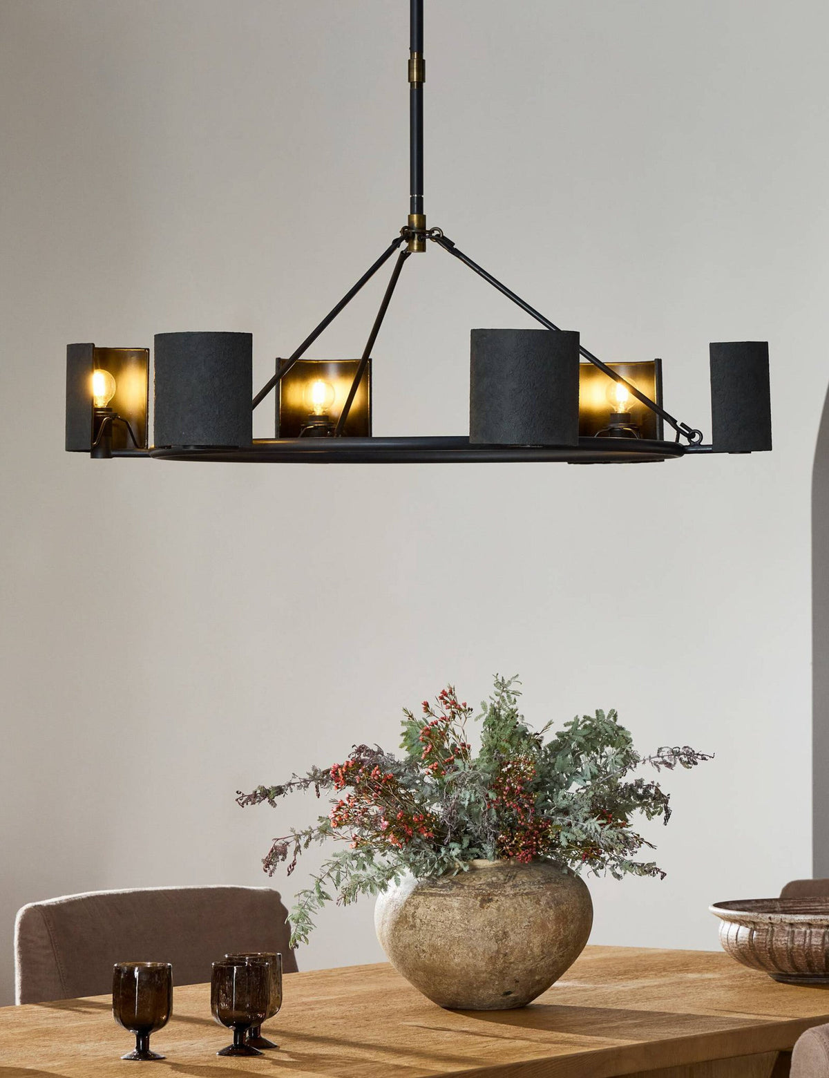 Bossio Chandelier - Dining Room Chandelier Fixture for Dining Rooms in a room