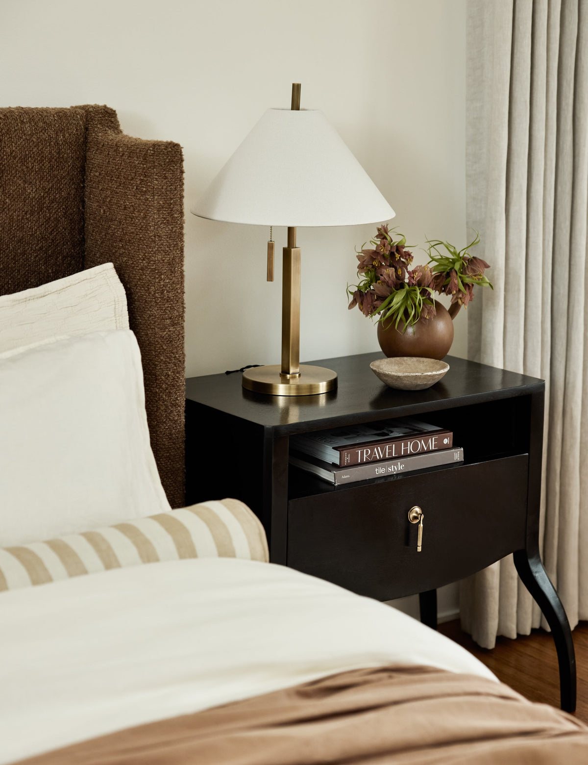 Clic Table Lamp - Designer Table Lamp for Nightstands | Home Lighting in a room