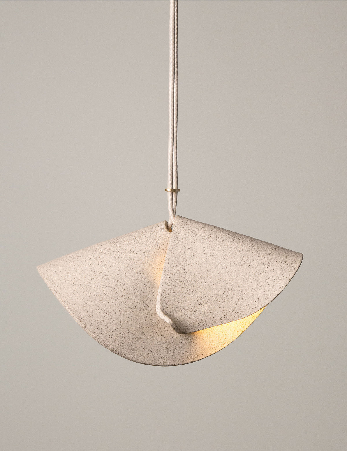 Shado Pendant - Modern Ceiling Pendant Light for Dining Rooms in a room