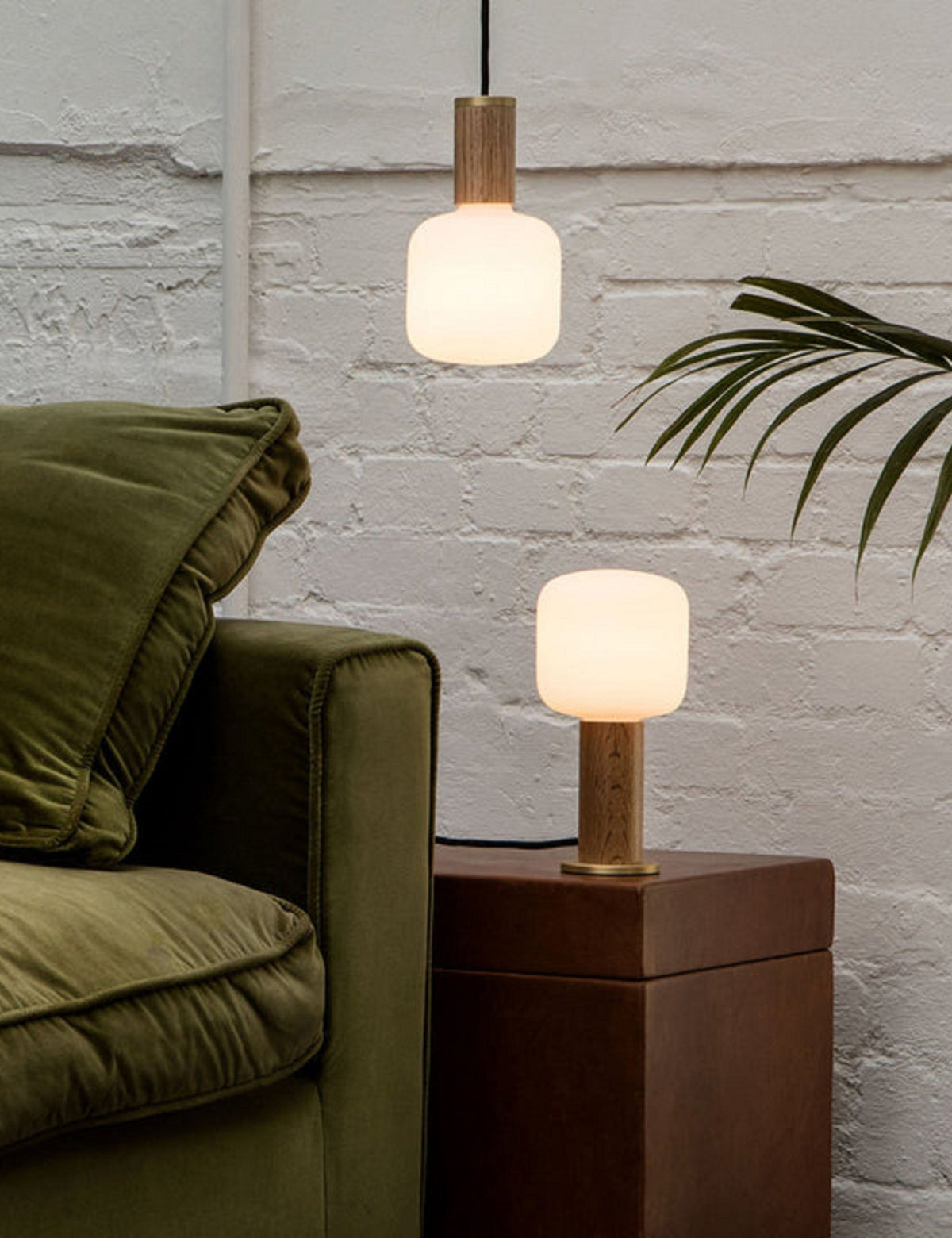 Oblo 6W LED Bulb - LED Light Bulb Set Energy Efficient | Home Lighting in a room